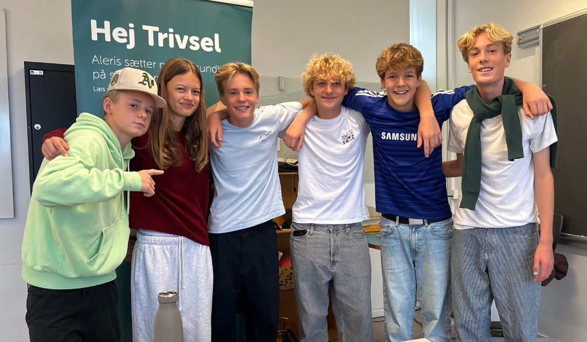 Et billede af elever fra 8.E på Skovshoved Skole, der spiller trivselsspillet.