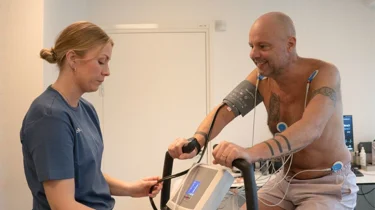 Den tidligere cykelrytter Bo Hamburger får foretaget en cykeltest for at undersøge bl.a. lungekapacitet i forbindelse med en helbredsundersøgelse på Aleris Hospitaler.