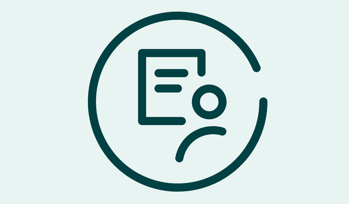 Ikon af en person og en henvisning på lys tyrkis baggrund.