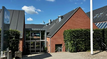 Indgangen ved Aleris Aalborg.
