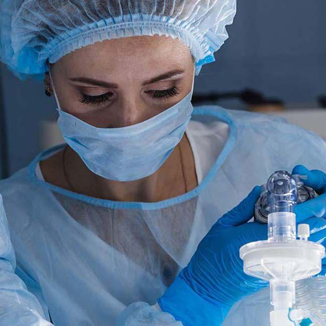 Anæstesiolog på operationsstuen.