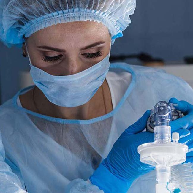 Anæstesiolog på operationsstuen.