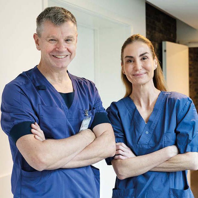 Jan Møller Nielsen og Camilla Asferg, speciallæge i kardiologi med speciale i ablation ved Aleris Hospitaler.